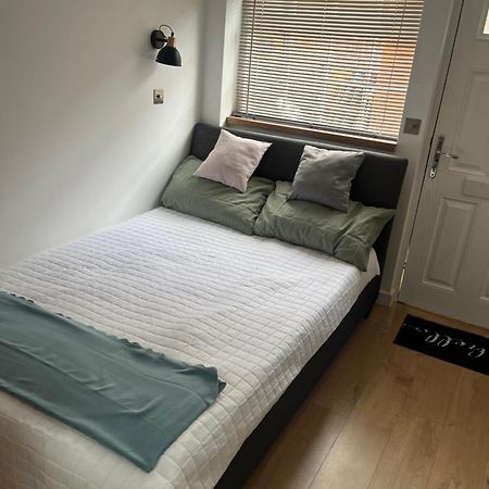 Teddington Little Gem Apartment ลอนดอน ภายนอก รูปภาพ