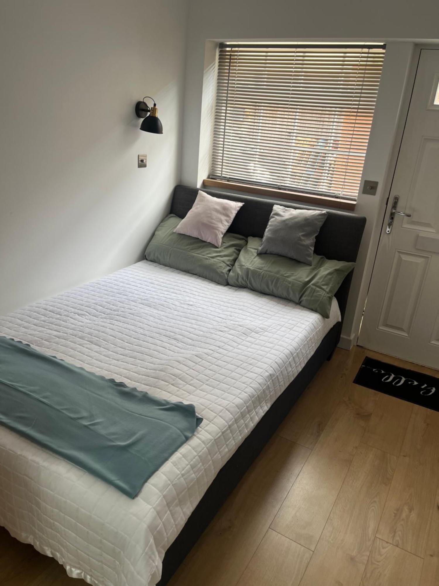 Teddington Little Gem Apartment ลอนดอน ภายนอก รูปภาพ